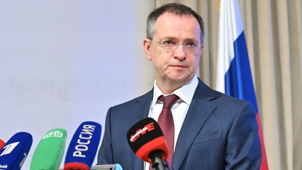 Rusko odovzdalo Ukrajine pozostatky 1 000 vojakov, tvrdí Putinův poradca