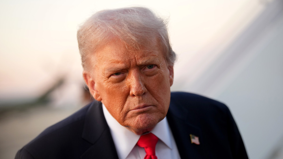 Trump „ukončuje“ obchodné rokovania s Kanadou kvôli proticolnej reklame (VIDEO)