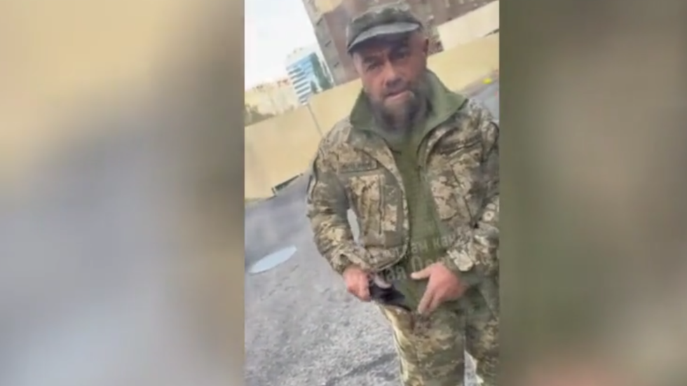 Známy vodca gangu pomáha ukrajinskej polícii s núteným odvodom – médiá (VIDEO)