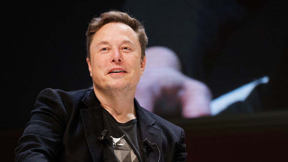 Musk plánuje „robotickú armádu“ – médiá