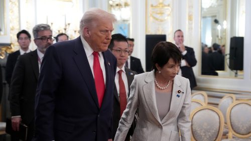 Trump ponúka novej japonskej premiérke „všetko, čo si želáte“