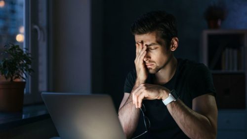 Viac ako milión ľudí každý týždeň diskutuje o samovražde s ChatGPT – OpenAI