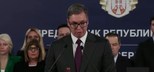 Streľba a podpaľačstvo v srbskom hlavnom meste (VIDEO)