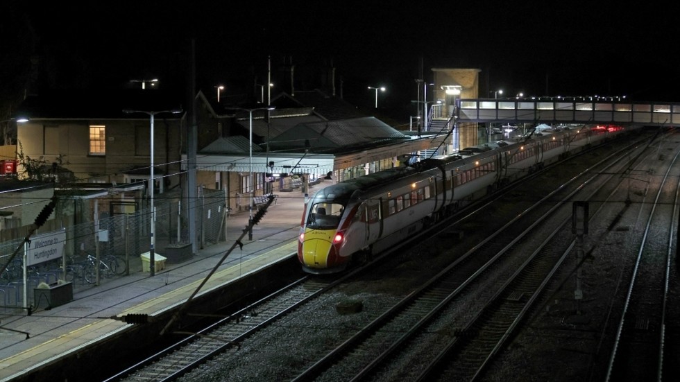 Viacero ľudí dobodaných v britskom vlaku