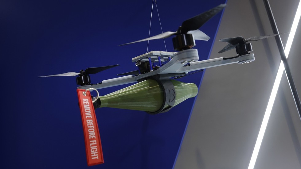 Nemecké ministerstvo obrany podporuje po „katastrofálnych“ testoch zmluvy na drony v hodnote 1 miliardy dolárov  – médiá