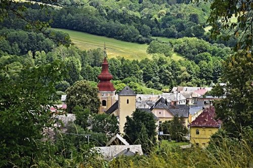 RATKOVÁ: Upratovanie domácnosti