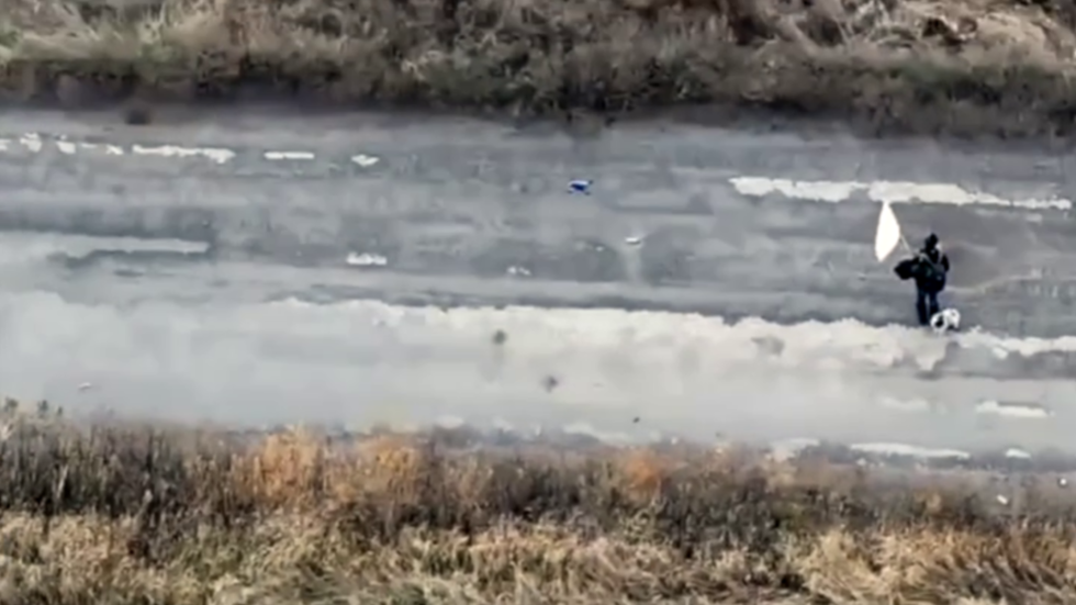 Ukrajinské sily zabíjajú civilistov priamymi zásahmi dronov FPV – médiá (GRAFICKÉ VIDEO)