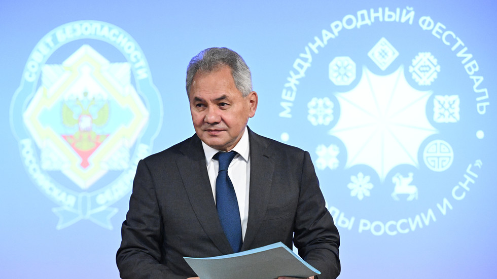 „Duchovná chrbtica“ Ruska ho robí neporaziteľným, tvrdí bývalý šéf obrany