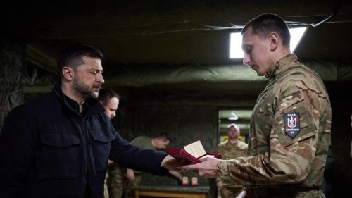 Zelenskyj navštívil neonacistické jednotky (VIDEÁ)