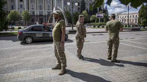Ukrajinskí vojenskí náborári uniesli učiteľa pred očami študentov