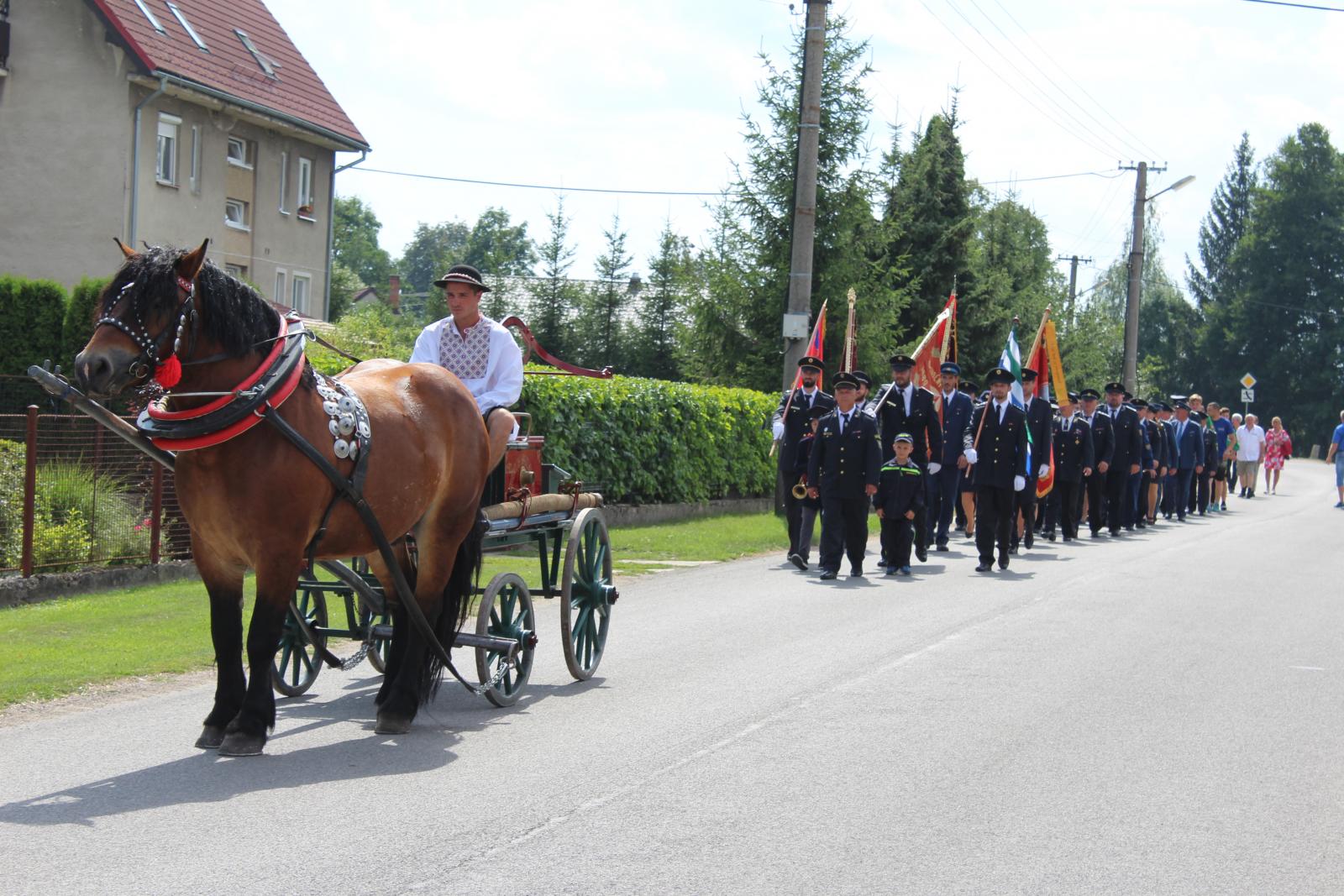 MALÝ ČEPČÍN: Oslavy na tretiu MALÝ ČEPČÍN: Oslavy na tretiu