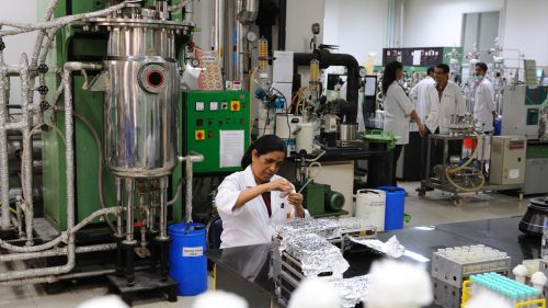 India bude po úmrtiach detí presadzovať dodržiavanie farmaceutických predpisov – Reuters