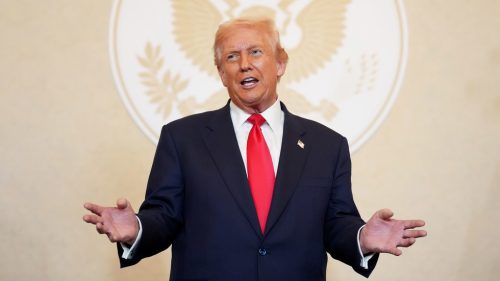 Trump udelil milosť oznamovateľom volebných podvodov, na ktorých sa Biden zameral