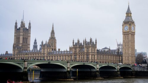 Spojené kráľovstvo sa bráni požiadavke EÚ na militarizáciu – Bloomberg