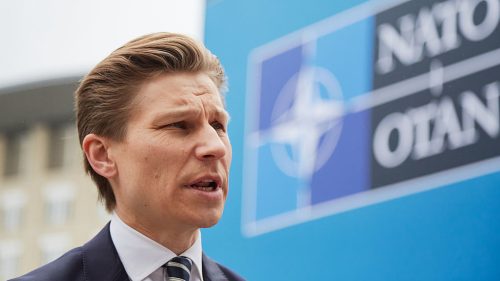 Členský štát NATO obviňuje Čínu z „masívneho“ financovania Ruska