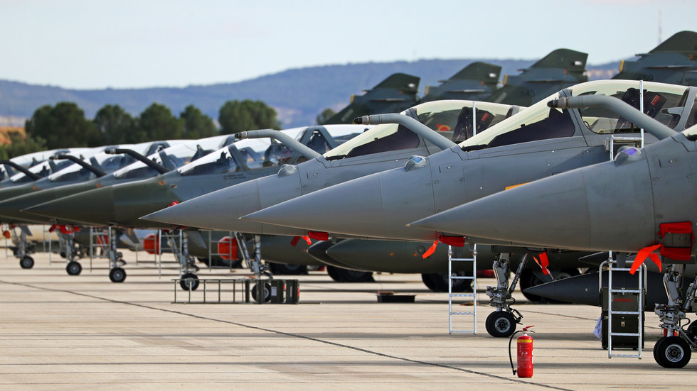 Francúzske lietadlá Ukrajine nepomôžu, tvrdí Kremeľ