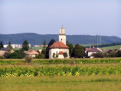 KALONDA: OBEC KALONDA DAROVALA LUČENČANOM 50 KUSOV BAVLNENÝCH RÚŠOK