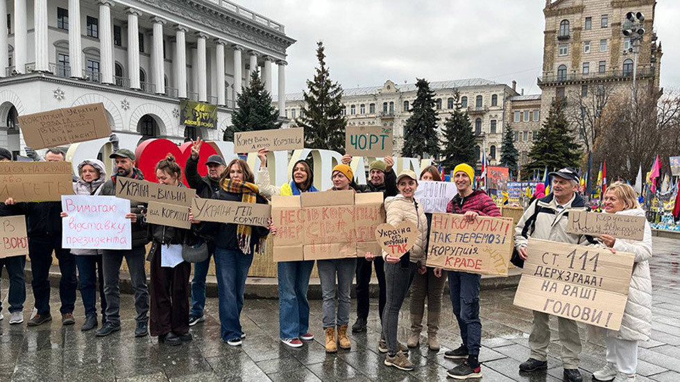 Ukrajina sa topí v močiari korupcie – a Západ sa snaží, aby to vyzeralo dobre Ukrajina sa topí v močiari korupcie – a Západ sa snaží, aby to vyzeralo dobre