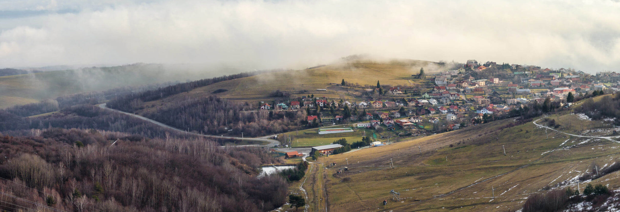 KAVEČANY - KOŠICE: Kavečany boli prvýkrát písomne spomenuté v roku 1347 ako samostatná obec, ktorá bola v roku 1976, zlúčená s mestom Košice. KAVEČANY - KOŠICE: Kavečany boli prvýkrát písomne spomenuté v roku 1347 ako samostatná obec, ktorá bola v roku 1976, zlúčená s mestom Košice.