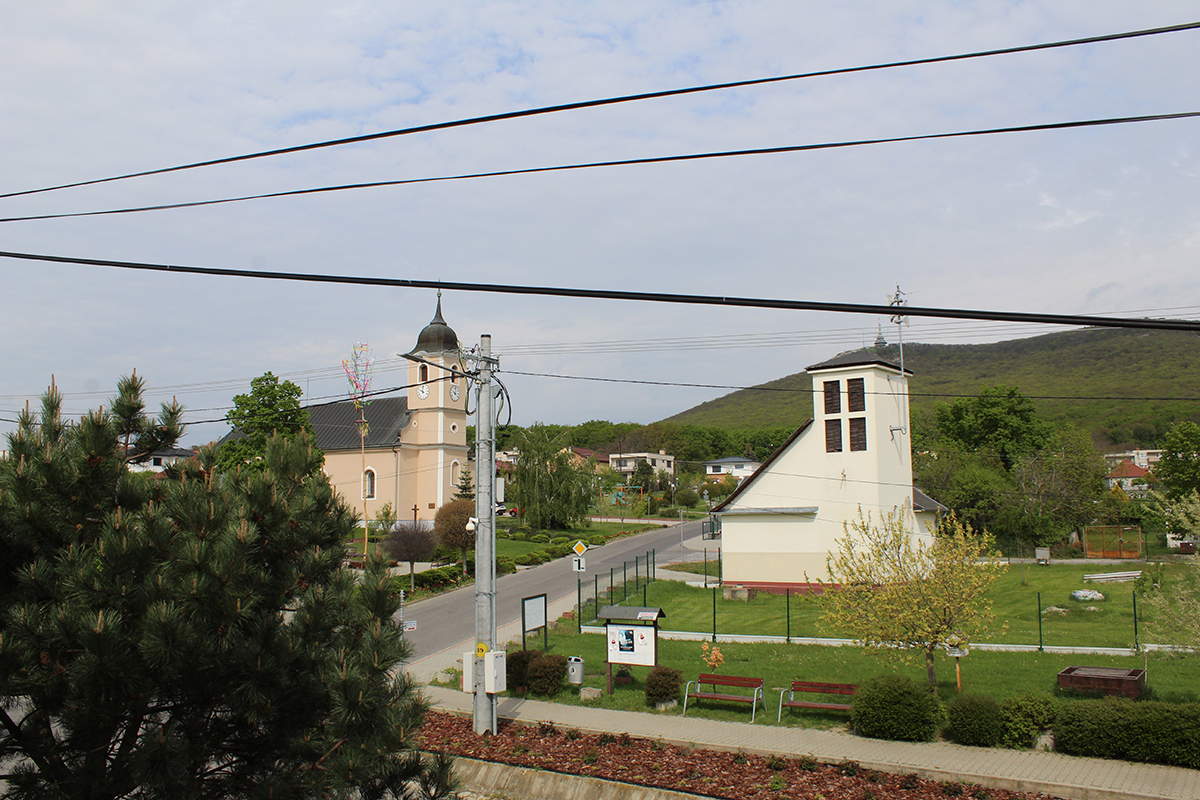 NITRIANSKE HRNČIAROVCE: 10.-11. júla 1993 sa konala slávnosť pri príležitosti 880. výročia založenia obce NITRIANSKE HRNČIAROVCE: 10.-11. júla 1993 sa konala slávnosť pri príležitosti 880. výročia založenia obce
