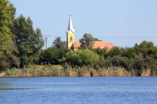 JAKUBOV: V obci je rímskokatolícky kostol sv. Filipa a Jakuba zo 17. storočia.