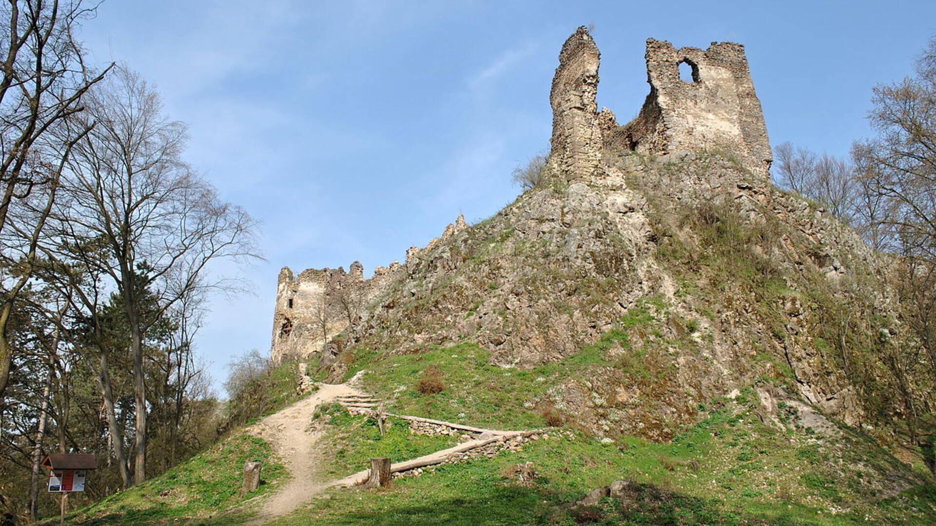 LEHÔTKA POD BREHMI: Osada Horné Opatovce, sa už pred rokom 1075 stali majetkom benediktínskeho opátstva v Hronskom Beňadiku.