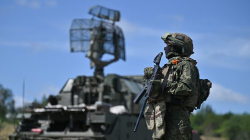 Viacero ukrajinských dronov zostrelili na ceste na Moskvu, povedal starosta