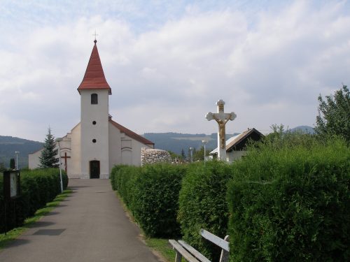 OVČIE: Ovčie v 14. – 16. storočí postupne patrilo zemanom zo Širokého, Bertotoviec a Fričoviec - rod Aba