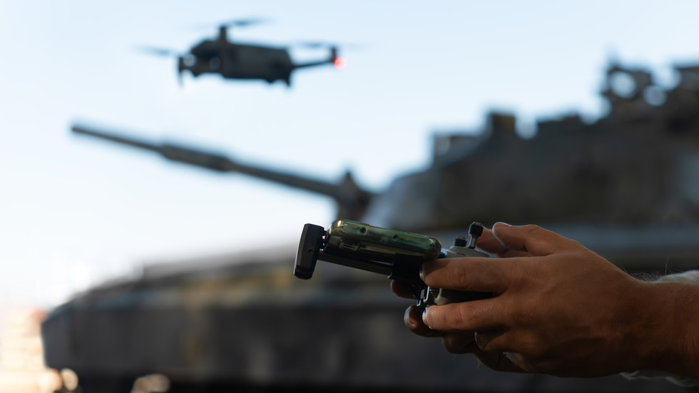 Česká razia odhalila korupciu v obchode s dronmi spojenú s Ukrajinou