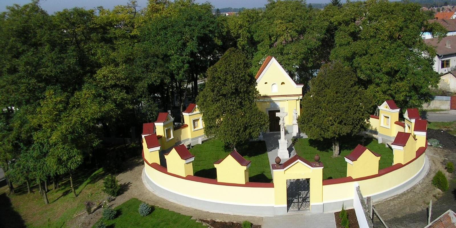 VEĽKÉ ÚĽANY: Od mesta Galanta je vzdialené 12 kilometrov a leží medzi Malým Dunajom a Čiernou Vodou. VEĽKÉ ÚĽANY: Od mesta Galanta je vzdialené 12 kilometrov a leží medzi Malým Dunajom a Čiernou Vodou.