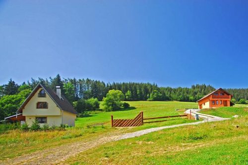 LIPTOVSKÉ BEHAROVCE: Malebná dedinka rozprestierajúca sa v blízkosti Liptovského Mikuláša.