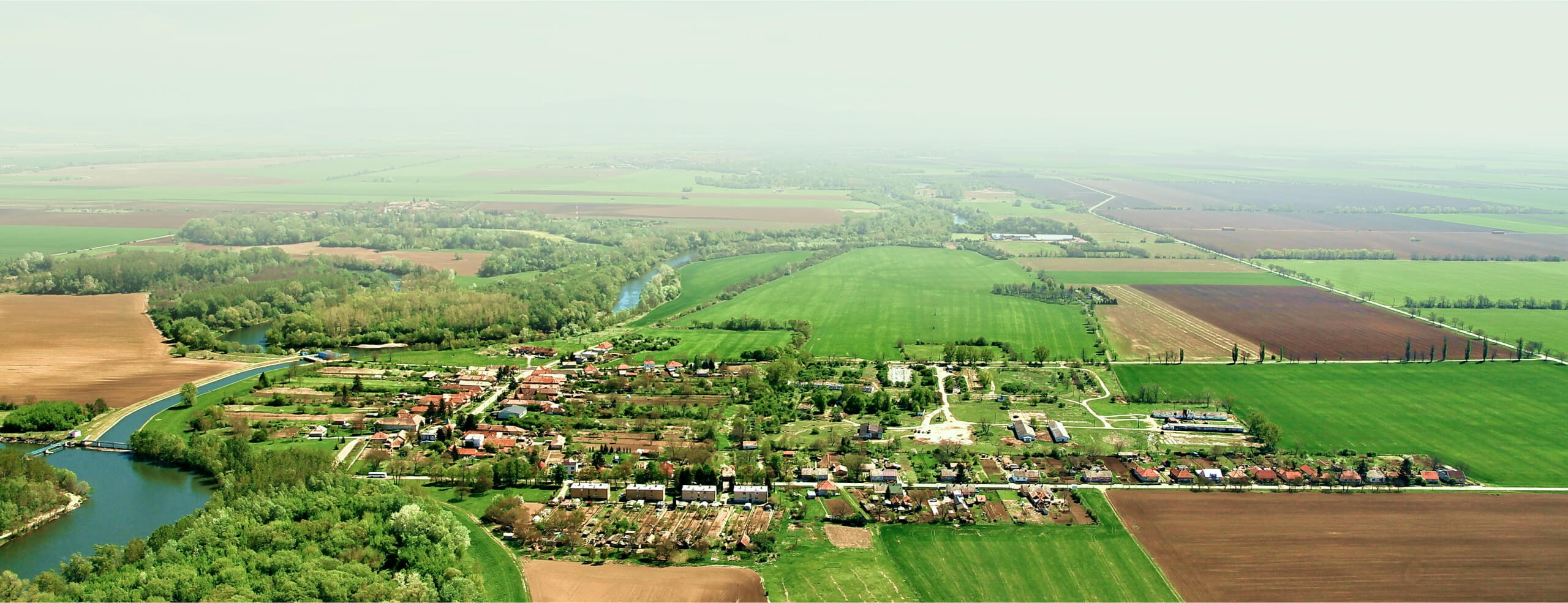 TURÁ: Obec Turá vznikla v r. 1888 zlúčením Veľkej a Malej Turej. TURÁ: Obec Turá vznikla v r. 1888 zlúčením Veľkej a Malej Turej.