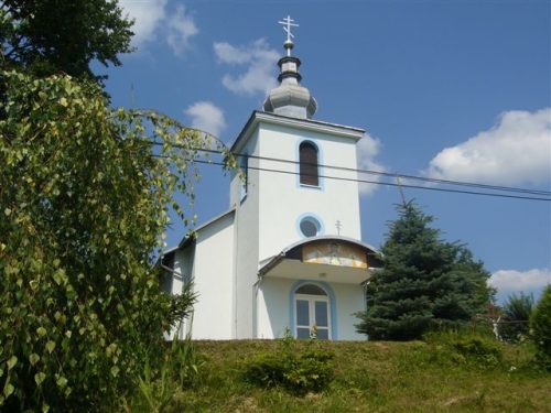NIŽNÁ JEDĽOVÁ: Nižná Jedľová leží v severnej časti Nízkych Beskýd, v údolí Jedľovského potoka, od severu tečúceho do Ondavy.