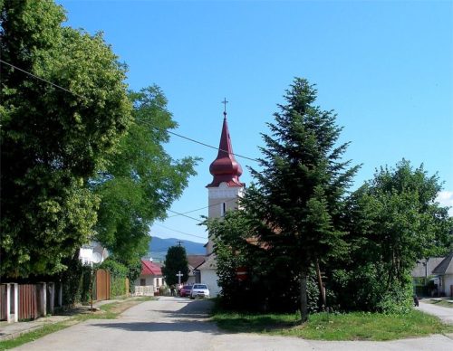 OSTROVANY: Každá škola má svoju históriu.