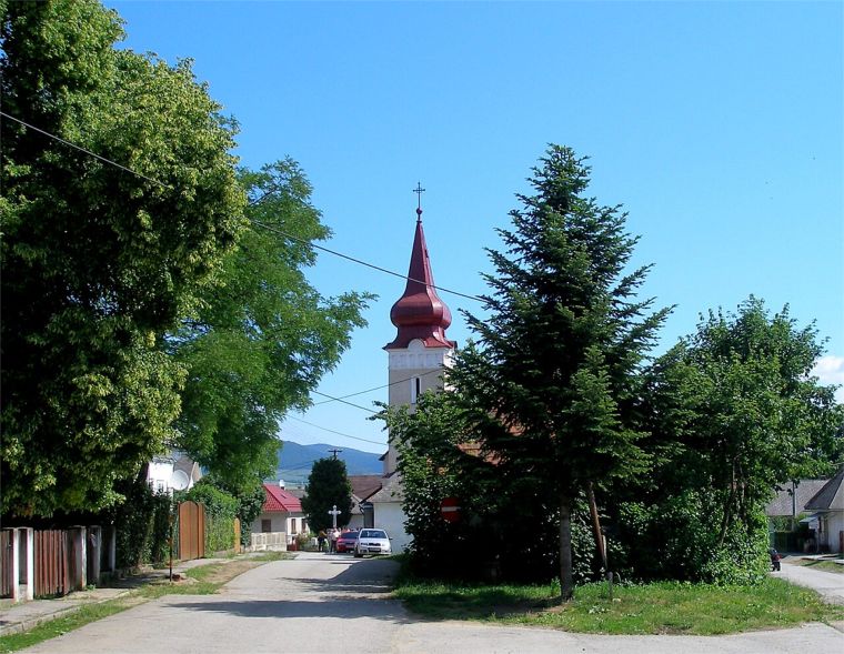 OSTROVANY: Každá škola má svoju históriu.