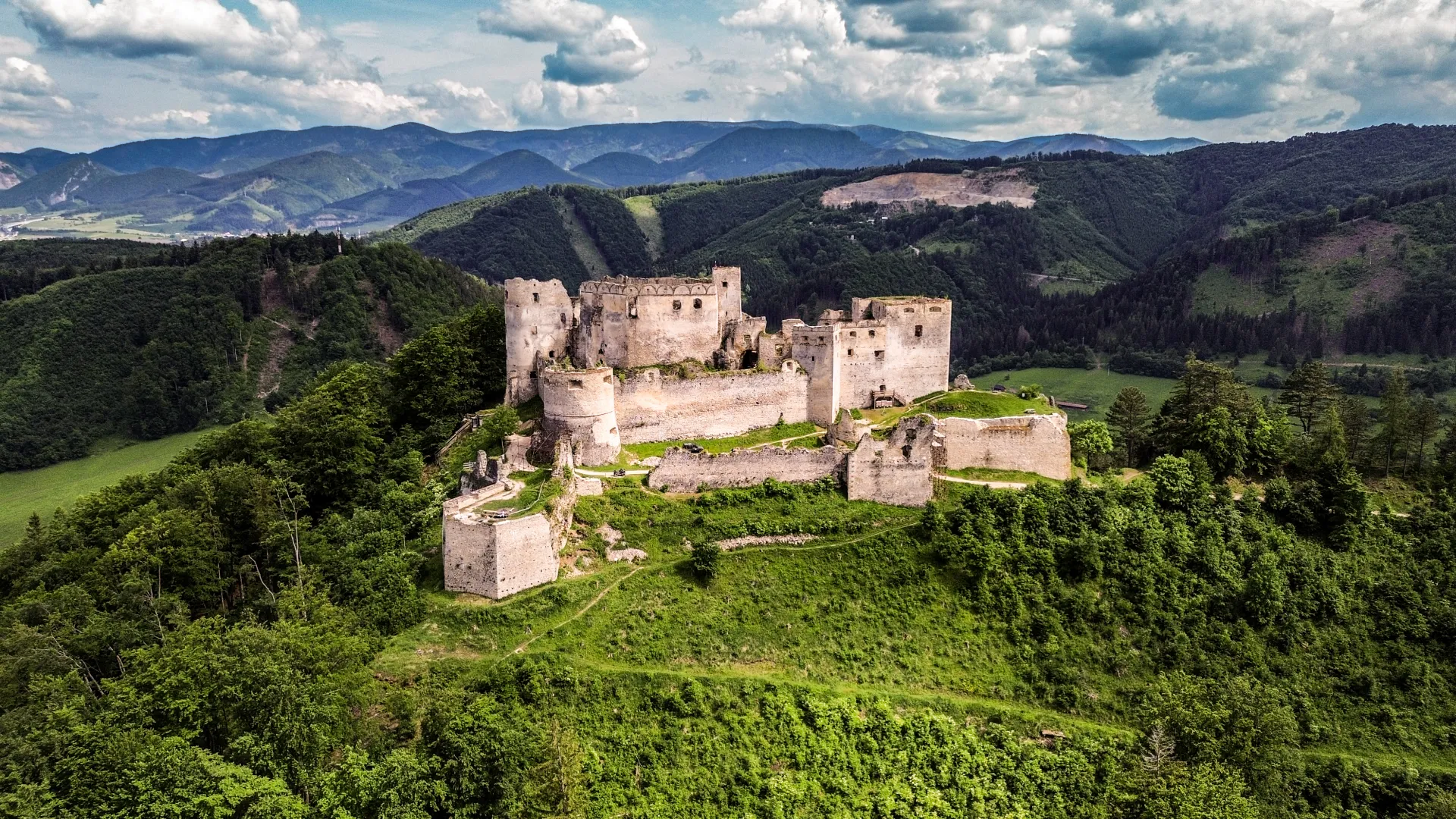 LIETAVA: V historických záznamoch sa obec prvýkrát spomína v roku 1300 n. l.