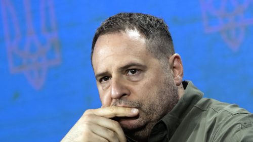 Zelenského najvyšší poradca prepukol v hnev kvôli prepusteniu – médiá