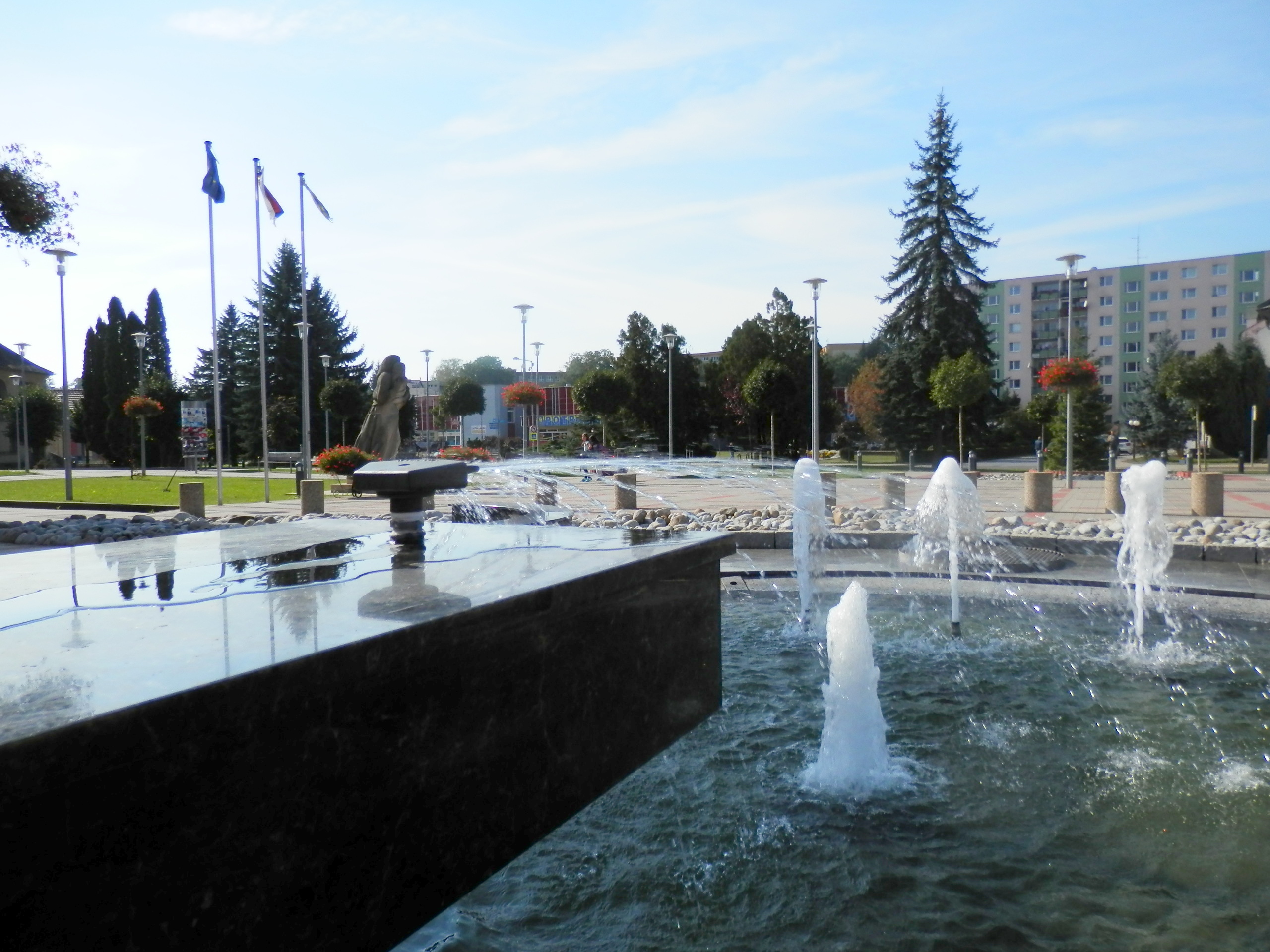 GIRALTOVCE: sa rozprestierajú v južnej časti Nízkych Beskýd, na sútoku riek Topľa a Radomka. GIRALTOVCE: sa rozprestierajú v južnej časti Nízkych Beskýd, na sútoku riek Topľa a Radomka.