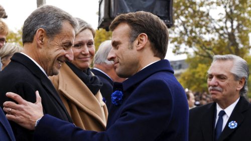 Sarkozy padol, elita sa hrá, že je mučeník: Smotanka v praní naratívov