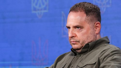 Bývalý šéf Zelenského kancelárie stále zastáva vládne funkcie, tvrdia médiá