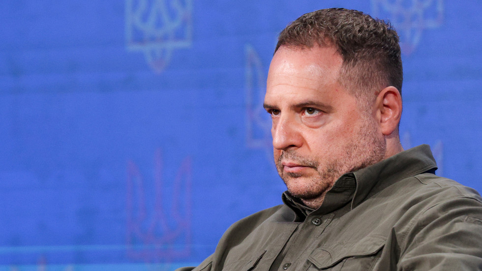 Bývalý šéf Zelenského kancelárie stále zastáva vládne funkcie, tvrdia médiá