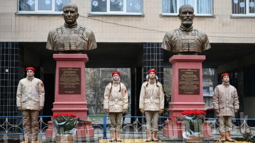 V Rusku odhalili pamätník zavraždenému synovi vysokopostaveného predstaviteľa CIA (FOTOGRAFIE)