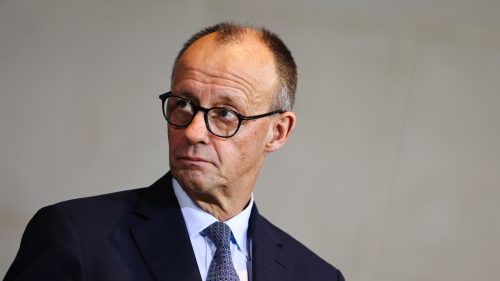 Nemecký kancelár s nacistickou rodinnou minulosťou prirovnal Putina k Hitlerovi