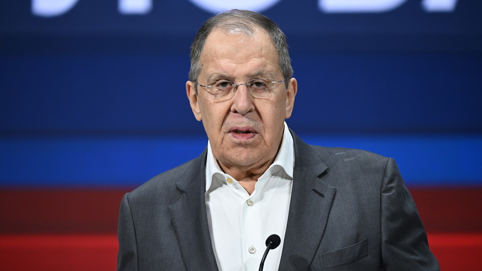 Lavrov: USA potláčajú konkurenciu „špinavými metódami“