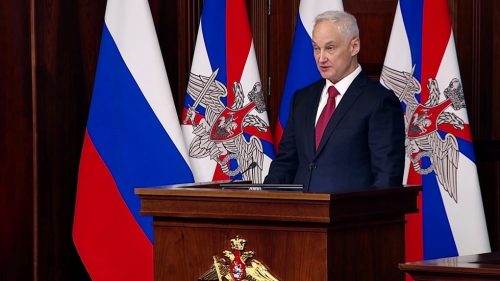 Ruské ministerstvo obrany tvrdí, že ukrajinské straty tento rok dosiahli takmer 500 000 ľudí