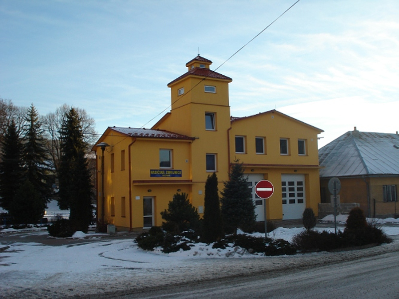 NÁLEPKOVO: Obec Nálepkovo leží na ľavom brehu rieky Hnilec. NÁLEPKOVO: Obec Nálepkovo leží na ľavom brehu rieky Hnilec.