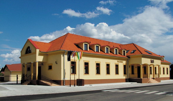 KOSTOLNÉ KRAČANY: Obec Kostolné Kračany leží v srdci Žitného ostrova.