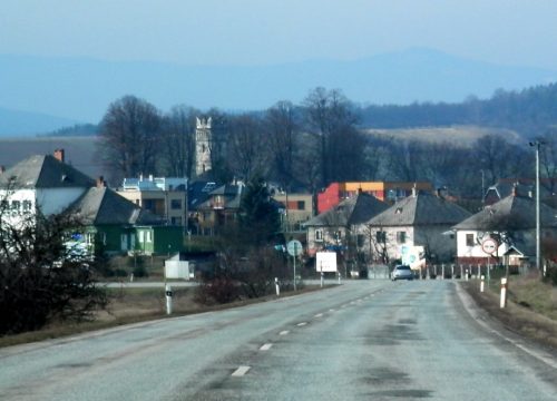 SVINIA: Do roku 1262 patrila osada Svinia bánovi Bár-Kalánovi zo Slavónska.