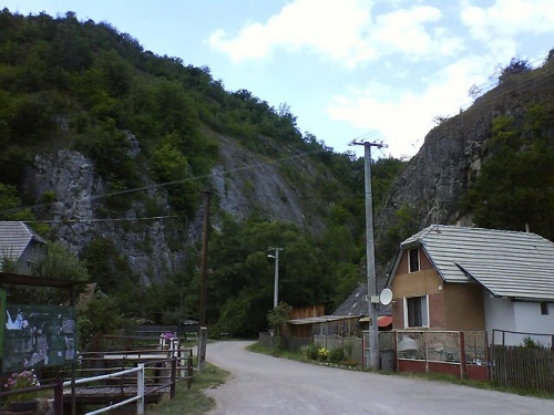 KRIVOKLÁT: U studienky, u vodienky, tam som vodu pilo.