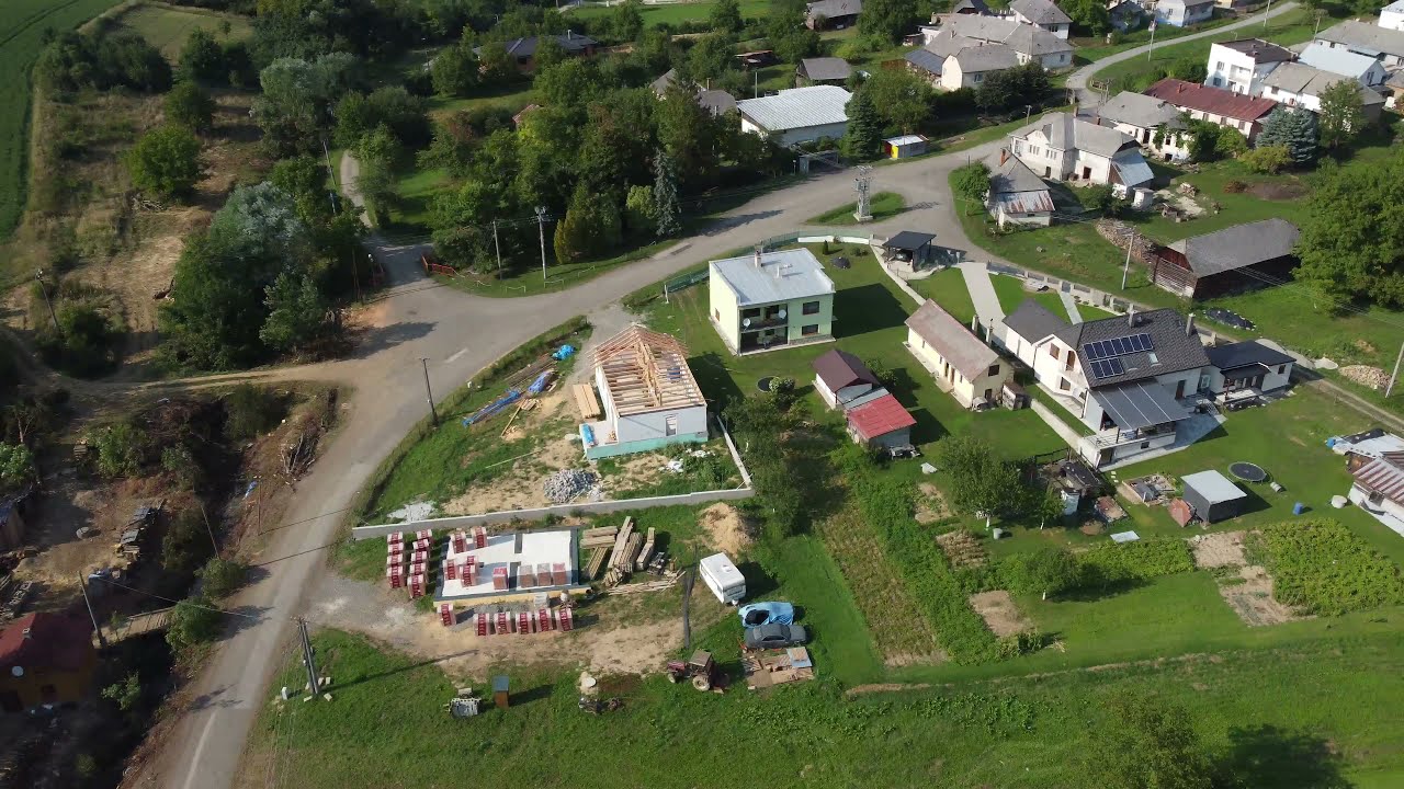 PETKOVCE: Obcou Petkovce v okrese Vranov nad Topľou sa vo štvrtok (5. 8.2021) večer prehnalo tornádo. PETKOVCE: Obcou Petkovce v okrese Vranov nad Topľou sa vo štvrtok (5. 8.2021) večer prehnalo tornádo.